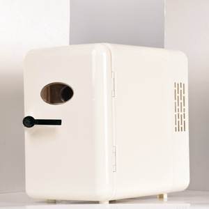 <span class=keywords><strong>Mini</strong></span> réfrigérateur pour <span class=keywords><strong>maquillage</strong></span> en gros, réfrigérateur de voiture <span class=keywords><strong>pas</strong></span> <span class=keywords><strong>cher</strong></span> pour <span class=keywords><strong>maquillage</strong></span>, réfrigérateur de beauté portable coloré avec poignée - Product Image 4