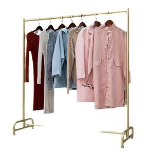 ราวแขวนท่อประปาพร้อมล้อเลื่อน ราวแขวนเสื้อผ้าแบบเคลื่อนที่ได้ ราวแขวนข้างเตียง ชั้นวางของโลหะทันสมัย - Product Image 5