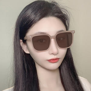 Lunettes de soleil dégradées marron à monture noire en PC, protection UV400 unisexe, type 3, pare-soleil 635, origine Taizhou - Product Image 4