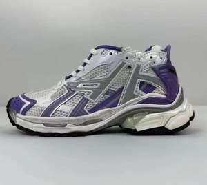 Chaussures de sport multicolores et tendance avec empeigne en mesh respirant et semelle souple. Chaussures de tennis de marque de luxe. - Product Image 5
