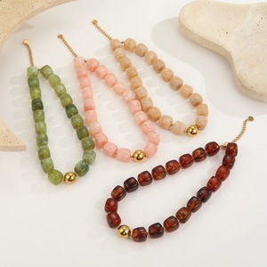 Collier ras du cou pour femme en plaqué or 18 carats avec perles imitation et billes en résine, style bohème, bijou tendance - Product Image 2