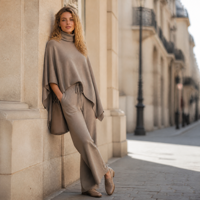 Ensemble deux pièces élégant en maille pour femme, idéal pour l'automne, le quotidien, le bureau ou la rue : pull à col roulé et pantalon large, tenue décontractée.