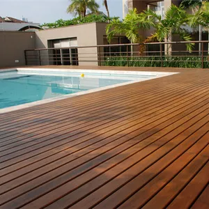 สระว่ายน้ำกลางแจ้งที่ทนทาน Decking Board พื้นไม้ Cumaru