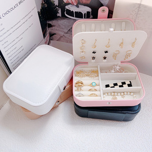 Boîte à <span class=keywords><strong>bijoux</strong></span> en cuir Pu <span class=keywords><strong>de</strong></span> <span class=keywords><strong>luxe</strong></span>, Logo personnalisé, vente en gros, étui d'organisation, Mini boîte à <span class=keywords><strong>bijoux</strong></span> <span class=keywords><strong>de</strong></span> voyage en cuir, quantité minimale <span class=keywords><strong>de</strong></span> commande - Product Image 1
