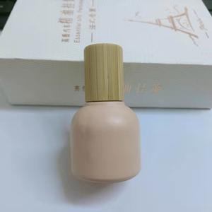 Vente en gros <span class=keywords><strong>de</strong></span> rouleau rechargeable coloré Camaron <span class=keywords><strong>de</strong></span> conception <span class=keywords><strong>de</strong></span> graisse <span class=keywords><strong>de</strong></span> 12ml sur la bouteille avec le chapeau en bambou <span class=keywords><strong>de</strong></span> rouleau en acier - Product Image 2