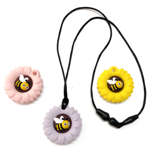 Pendentif sensoriel en silicone personnalisé Tournesol Abeille avec chaîne en corde pour enfants, idéal pour la dentition, le TDAH, l'autisme et la stimulation orale - Vente en gros - Product Image 4