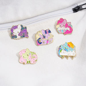 Keluaran baru Film kartun Anime kuda kecil pony pin kelepak lembut lencana logam Pin Enamel pakaian bros paduan pin kerah - Product Image 3