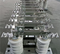 Sectionneur extérieur 12 kV 630 A GW9-12 HGW9, isolateur manuel de type porcelaine pour l'isolation des transformateurs et des lignes
