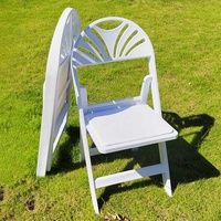 Chaise pliante d'extérieur en résine, imperméable, durable et empilable, avec dossier en éventail, pour location de mariages, fêtes et banquets