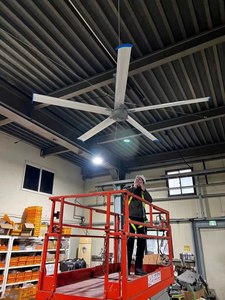 Ventilador de Techo HVLS de Ahorro de Energía OEM de 400W y 10 pies, Ventilador de Techo HVLS Pmsm Grande para Gimnasio, Fabricante de Ventiladores HVLS OEM - Product Image 6