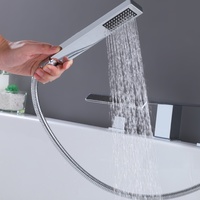 Robinet de baignoire à bec chromé style romain avec douchette à main, 5 trous, levier carré, douchette carrée, montage sur pont
