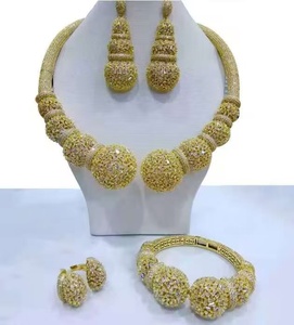 Zhuerrui luxe cubique zircone ensemble de <span class=keywords><strong>bijoux</strong></span> américain boule de diamant ensembles de <span class=keywords><strong>bijoux</strong></span> complets collier Bracelet boucles d'oreilles anneau ensemble de <span class=keywords><strong>bijoux</strong></span> - Product Image 1