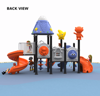 Équipement de jeu extérieur robuste pour enfants sur le thème de l'espace : Fusée, Toboggan droit violet, Toboggan tubulaire fermé, Toboggan spirale orange, Robot Sign