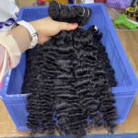 Différentes textures paquets de cheveux humains ondulés cheveux bouclés tisse en gros vendeur de cheveux humains bruts