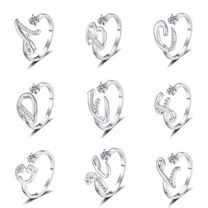 Anillo de Latón de Moda con Letras del Alfabeto, Ajustable, Unisex - Product Image 2