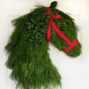 Couronne de tête de cheval porte d'entrée en PVC et ornements de ferme de Noël en bois fournitures de fête pour décorations d'Halloween intérieures en plein air - Product Image 1