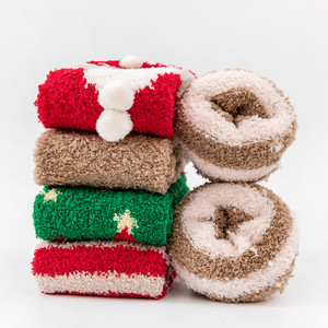 Venta al por mayor 5 pares lindo acogedor interior Coral polar Fuzzy Fluffy invierno mujeres Navidad cálido zapatilla Calcetines - Product Image 4