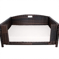 Lit pour chien et chat en rotin tressé rectangulaire moderne, cadre métallique, utilisation intérieure et extérieure, imperméable, lavable en machine, idéal pour salon et chambre.