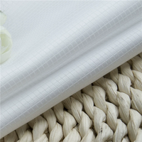 Tissu de chemise professionnel 100% Coton 70S tissé léger, blanchi, Dobby Jacquard, à l'ammoniaque liquide, facile d'entretien
