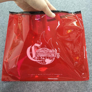 Sac à fermeture éclair horizontal transparent en PVC rouge personnalisé pour l'emballage de jeans et de vêtements, sac de rangement pour vêtements avec fermeture éclair noire refermable, OEM - Product Image 3