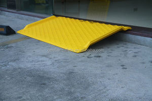 Triángulo Forma <span class=keywords><strong>Paso</strong></span> Cojín Umbral Peatonal Kerb Rampa Carretera Pendiente - Product Image 5
