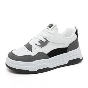 Chaussures plates tendance pour femmes, grande taille, fabriquées en Chine, respirantes, décontractées, blanches, pour étudiantes. - Product Image 2