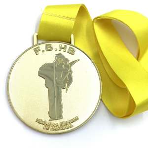 Vente en gros de trophées et médailles de football de médaille de marathon 3D en alliage de zinc vierges bon marché professionnel - Product Image 1