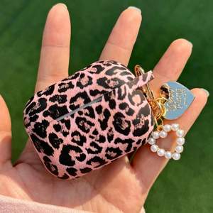 Étui de protection en silicone imprimé léopard de luxe pour AirPods <span class=keywords><strong>Pro</strong></span> 1/2/<span class=keywords><strong>3</strong></span> finition mate <span class=keywords><strong>Air</strong></span> Pods 4 coeur Charm Cover Compatible - Product Image 6