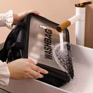 Bolsa de Cosméticos Impermeable de Gran Capacidad con Separación para Artículos Húmedos y Secos, Bolsa de Aseo Transparente Esmerilada para Viajes - Product Image 2