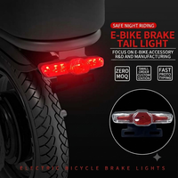 Luz Trasera LED Impermeable para Bicicleta Eléctrica, Luz de Freno Trasera con Soporte para Placa de Matrícula para Bicicleta Eléctrica, Scooter, Motocicleta