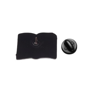 Al por mayor: Pines de metal esmaltados creativos y bonitos con diseño de gato de dibujos animados leyendo un <span class=keywords><strong>libro</strong></span>, broches, insignias, accesorios y regalos de recuerdo - Product Image 6