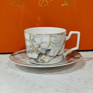 Service à thé et café en porcelaine fine à motif géométrique vintage, théière, tasses et soucoupes en céramique rétro européenne, cadeau - Product Image 4