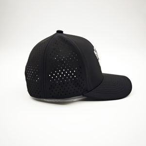 Casquette de baseball imperméable personnalisée à 6 panneaux en polyester blanc, perforée au laser, motif Dobby Dot/Léopard, avec logo en patch PVC, pour papa golfeur - Product Image 6