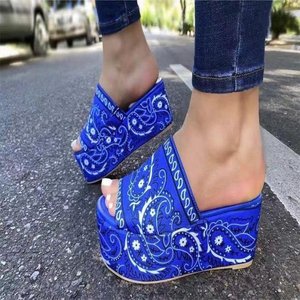 Hot-selling Fancy Printer Custom Flat Form Platform Ladies Slide Sandal Shoes <b>Padded</b> Wear-resistant Fashion Sandals and Slippers - Product Image 3