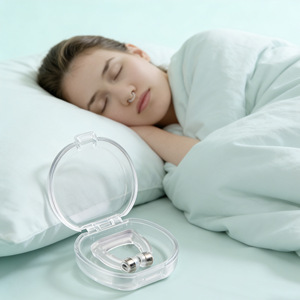Clip nasal antirronquidos para hombres y adultos, corrector de respiración para hombres y mujeres, venta al por mayor. - Product Image 1