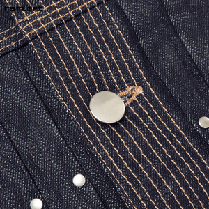 Chaqueta de mezclilla cruda selvedge índigo oscuro para hombre con solapa oculta, bolsillo único en el pecho, hebilla trasera en la cintura y corte holgado estilo Heritage. - Product Image 6