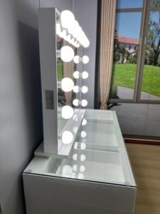 Alta qualità moderna bianco toletta vetro trasparente superiore specchio illuminato pannello legno stile immagazzinato USA per uso domestico trucco - Product Image 3
