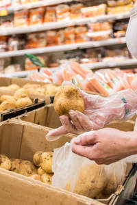 Guanti <span class=keywords><strong>in</strong></span> PE Monouso per Uso Domestico, Spessi, Economici, Facili da Indossare, con Foro per Appendere, per Negozi, Supermercati e Panetterie - Product Image 2