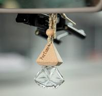 Diffuseur d'huiles essentielles en verre rechargeable pour voiture, forme plate, avec bouchon en bois, pour désodorisant de voiture