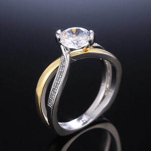 Anello di Fidanzamento Bicolore da Donna, Elegante Anello Regolabile con Cristallo Rotondo, Gioiello per Proposta di Matrimonio - Product Image 2