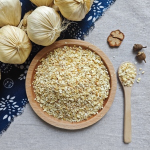 Gránulos de ajo triturado procesados al horno de Venta caliente deshidratados vegetales de raíz pelada envasados a granel granos secos de ajo <span class=keywords><strong>AD</strong></span> - Product Image 1