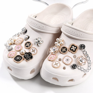 2023 personnalisé métal <span class=keywords><strong>luxe</strong></span> papillon diamant <span class=keywords><strong>marque</strong></span> chaussures breloques pour croc sabots bling métal designer chaussure décoration - Product Image 2