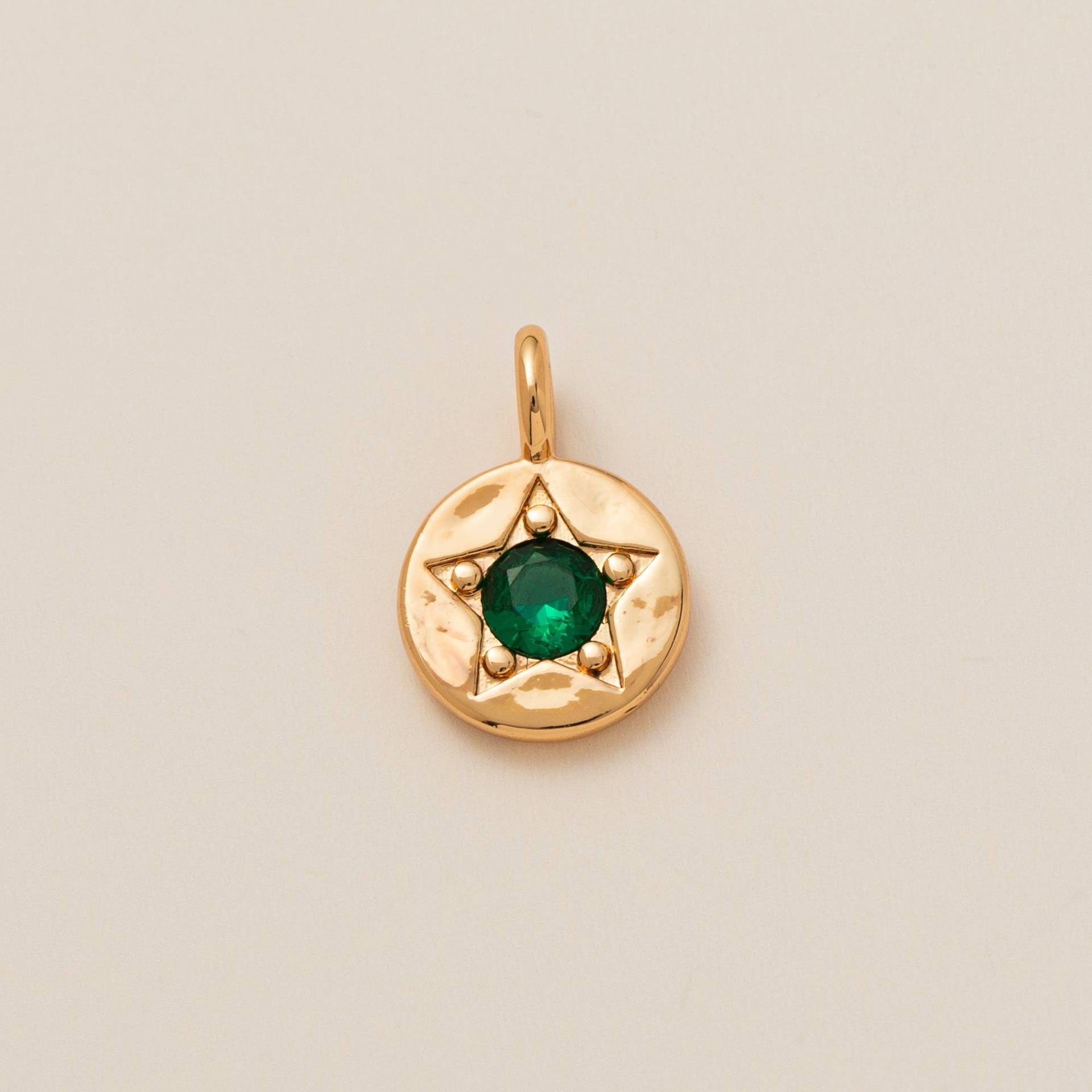 Pendentif mai