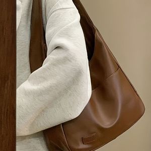 กระเป๋าสะพายไหล่ความจุขนาดใหญ่ใหม่กระเป๋าโท้ทสำหรับผู้หญิงหนังนิ่มแฟชั่น - Product Image 5