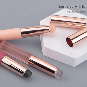 Pinceau applicateur de rouge à lèvres et correcteur en silicone souple Q, tête petite, portable, mini, pour lèvres, unisexe, commerce extérieur transfrontalier, manche en bois - Product Image 4