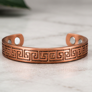 Bracelet manchette en cuivre pur à motif clé grecque, thérapie magnétique, créations anciennes, luxe fait main, personnalisation, logo personnalisé, cadeau - Product Image 1
