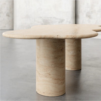 Table à manger longue et irrégulière de style Wabi-Sabi en marbre Cammy Stone, style rétro du milieu du siècle, pour la maison ou les réunions
