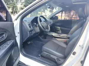 Honda <span class=keywords><strong>XR</strong></span>-V 1.8L CVT EXi Iu-xury 2017 2018 2019 - SUV Compatto Usato, Motore Più Potente, Spazioso in Ottime Condizioni - Product Image 2