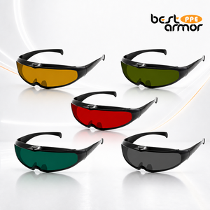 Gafas de Seguridad Antirrayas de Cinco Tonos con Borde Negro en la Parte Superior y los Lados Exteriores de una Lente Irrompible para Uso en Canchas de Squash - Product Image 1