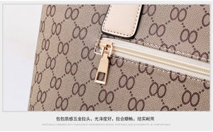 Kişiselleştirilmiş Logolu Moda Çanta Seti Küçük Büyük Set Avrupa Fermuarlı Tasarımcı Omuz Çantası Çapraz Askılı Çanta Bayan Çanta Seti - Product Image 6